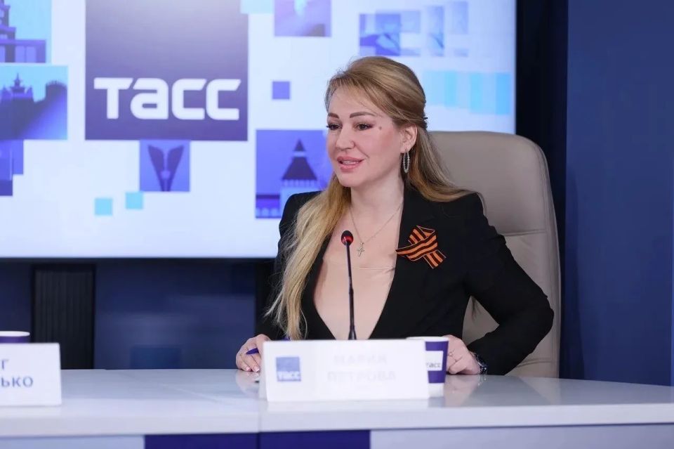 Фоторепортаж и главное из заявлений с пресс-конференции, приуроченной ко Дню радио, празднику работников всех отраслей связи Фоторепортаж и главное из заявлений с пресс-конференции, приуроченной ко Дню радио, празднику работников всех отраслей связи