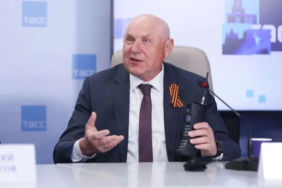 Фоторепортаж и главное из заявлений с пресс-конференции, приуроченной ко Дню радио, празднику работников всех отраслей связи Фоторепортаж и главное из заявлений с пресс-конференции, приуроченной ко Дню радио, празднику работников всех отраслей связи