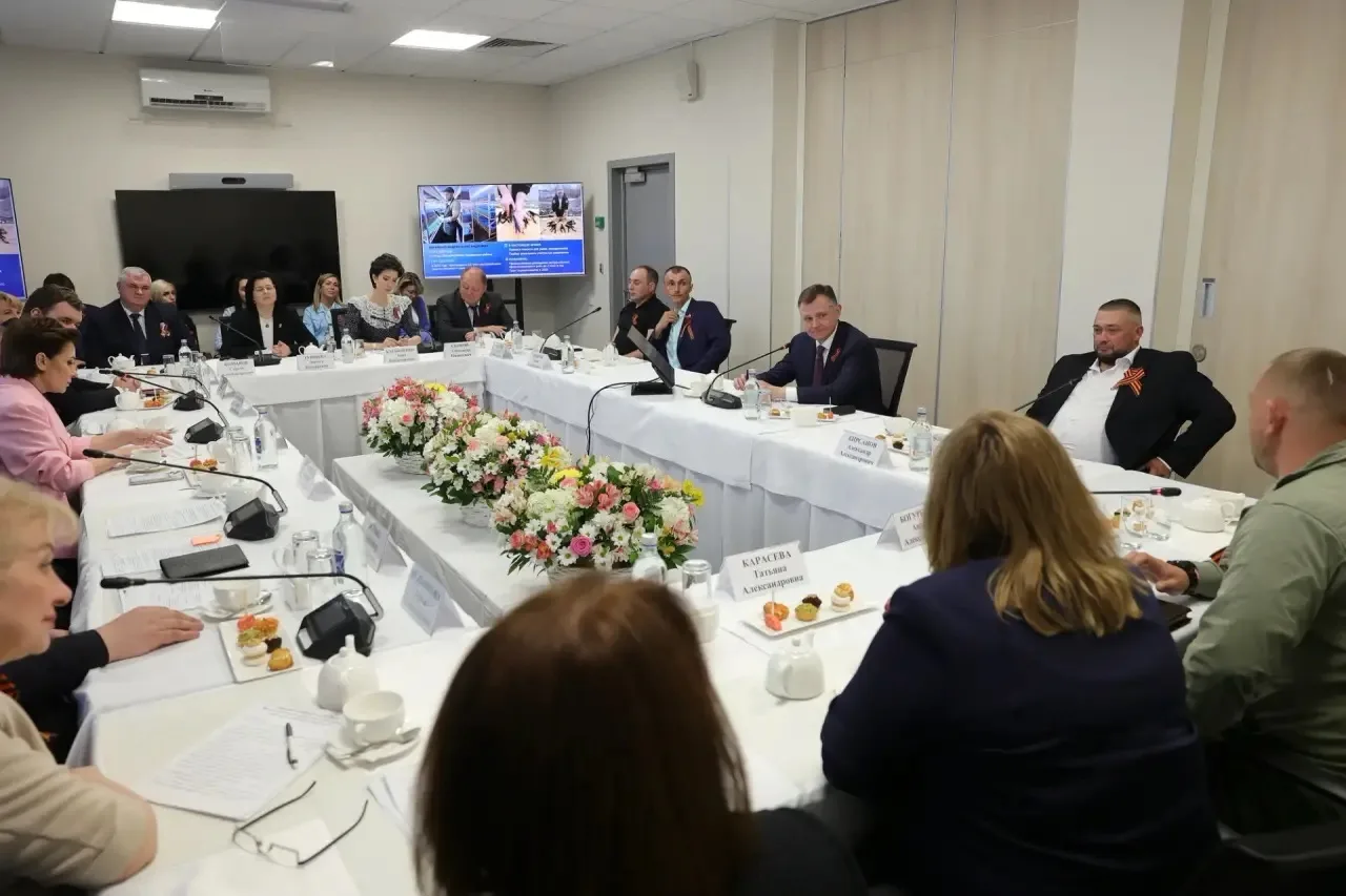 Юрий Слюсарь: Встретился накануне праздников с участниками СВО - ребятами, которые вернулись к мирной жизни и открыли своё дело Юрий Слюсарь: Встретился накануне праздников с участниками СВО - ребятами, которые вернулись к мирной жизни и открыли своё дело