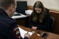 Хотела легких денег: подросток из Ростова оформила карту на себя для мошенников и попала под уголовку