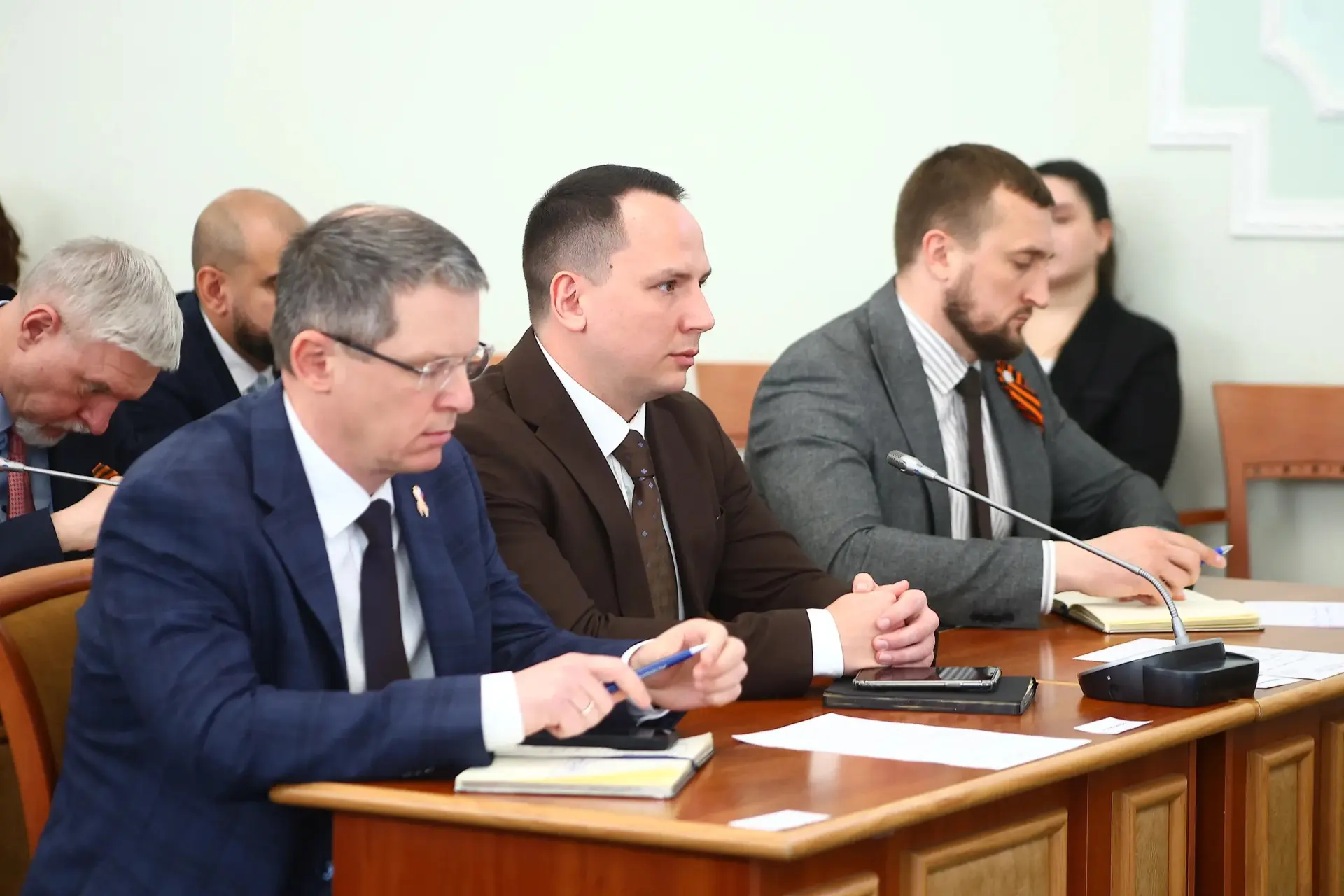 Александр Скрябин: Уважаемые ростовчане!. . Тему подготовки городского хозяйства к эксплуатации в осенне-зимний период 2026-2027 годов обсудили на расширенном планерном совещании Александр Скрябин: Уважаемые ростовчане!. . Тему подготовки городского хозяйства к эксплуатации в осенне-зимний период 2026-2027 годов обсудили на расширенном планерном совещании
