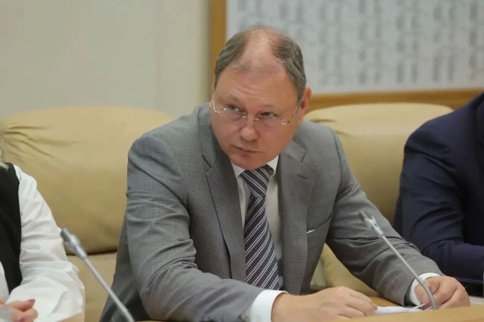 Юрий Слюсарь: На рабочем совещании с членами правительства и главами районов обсудили решение проблемных вопросов в сфере ЖКХ и благоустройства Юрий Слюсарь: На рабочем совещании с членами правительства и главами районов обсудили решение проблемных вопросов в сфере ЖКХ и благоустройства