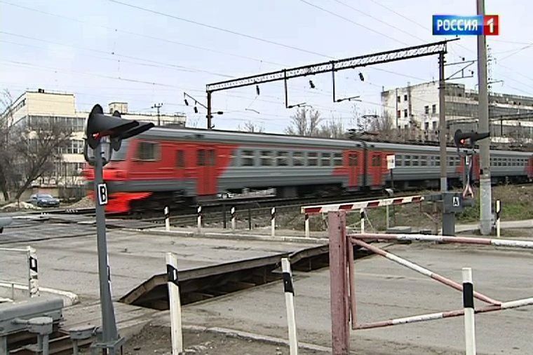 Железнодорожный переезд 1221 км по ул. Мечникова в Ростове-на-Дону завтра почти на весь день будет закрыт для проезда машин