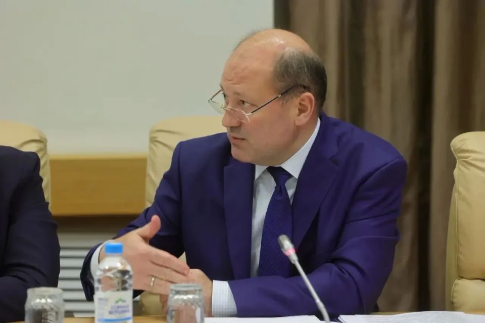 Юрий Слюсарь: На рабочем совещании с членами правительства и главами районов обсудили решение проблемных вопросов в сфере ЖКХ и благоустройства Юрий Слюсарь: На рабочем совещании с членами правительства и главами районов обсудили решение проблемных вопросов в сфере ЖКХ и благоустройства