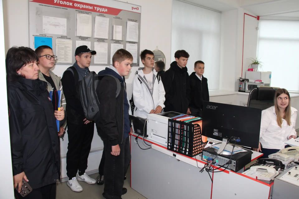Уссурийские транспортные полицейские пресекли опасную прогулку детей через Транссибирскую магистраль Уссурийские транспортные полицейские пресекли опасную прогулку детей через Транссибирскую магистраль