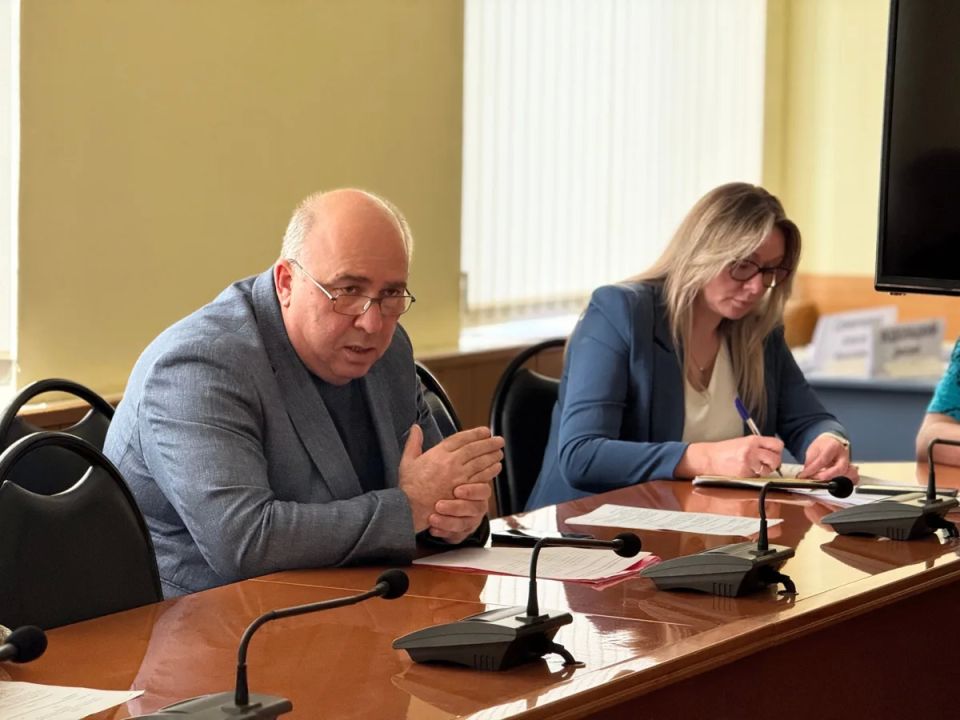Провёл плановое заседание комиссии по предупреждению и ликвидации чрезвычайных ситуаций и обеспечению пожарной безопасности Провёл плановое заседание комиссии по предупреждению и ликвидации чрезвычайных ситуаций и обеспечению пожарной безопасности