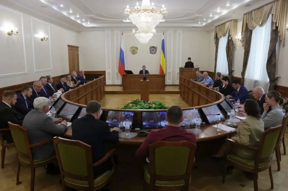 Юрий Слюсарь: Провели второе совещание с руководителями УК, ТСЖ, ресурсоснабжающих компаний и главами муниципалитетов, чтобы зафиксировать проблемы и выработать чёткие меры по их устранению Юрий Слюсарь: Провели второе совещание с руководителями УК, ТСЖ, ресурсоснабжающих компаний и главами муниципалитетов, чтобы зафиксировать проблемы и выработать чёткие меры по их устранению