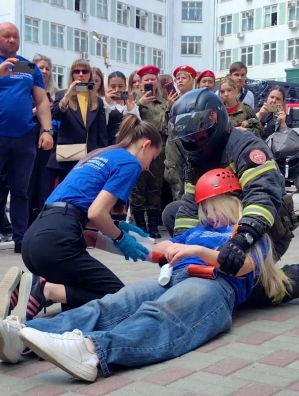 Спасатель — не просто профессия: это навык, который может спасти жизнь рядом с тобой Спасатель — не просто профессия: это навык, который может спасти жизнь рядом с тобой