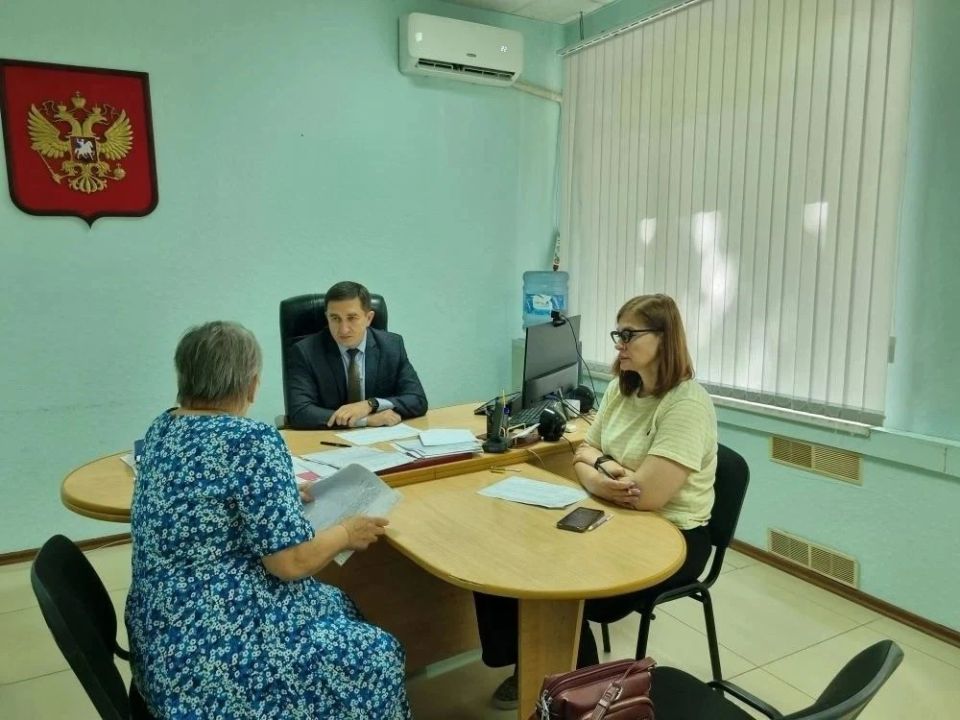 Вопросы, поступившие от шахтинцев, касались сферы ЖКХ и благоустройства Вопросы, поступившие от шахтинцев, касались сферы ЖКХ и благоустройства