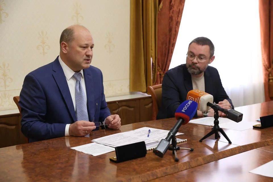Александр Скрябин: Сегодня сделан еще один шаг по развитию городской среды в донской столице — подписано соглашение о сотрудничестве и совместной деятельности в сфере платного парковочного пространства между Администрацией... Александр Скрябин: Сегодня сделан еще один шаг по развитию городской среды в донской столице — подписано соглашение о сотрудничестве и совместной деятельности в сфере платного парковочного пространства между Администрацией...