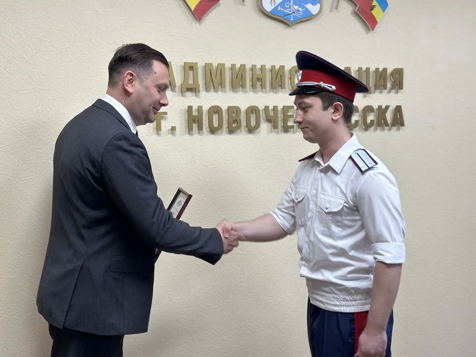 Сегодня вручил награды воспитанникам Донского казачьего кадетского корпуса имени императора Александра III Сегодня вручил награды воспитанникам Донского казачьего кадетского корпуса имени императора Александра III
