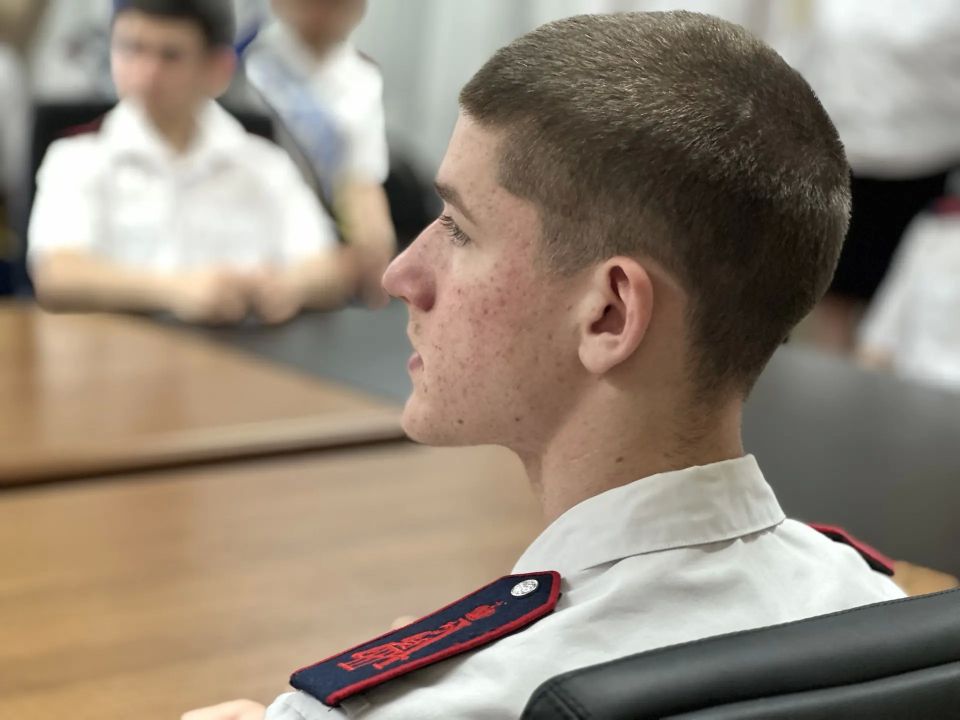 Сегодня вручил награды воспитанникам Донского казачьего кадетского корпуса имени императора Александра III Сегодня вручил награды воспитанникам Донского казачьего кадетского корпуса имени императора Александра III