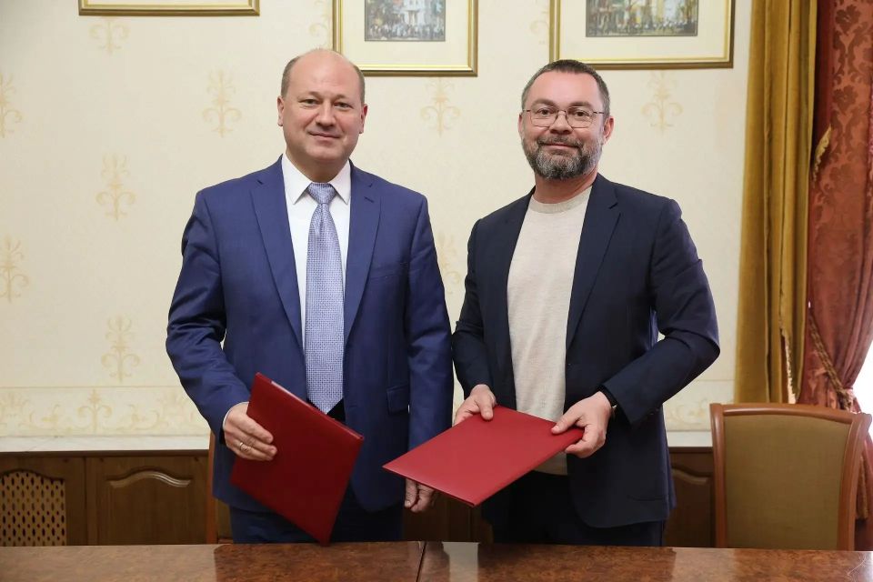 Александр Скрябин: Сегодня сделан еще один шаг по развитию городской среды в донской столице — подписано соглашение о сотрудничестве и совместной деятельности в сфере платного парковочного пространства между Администрацией...