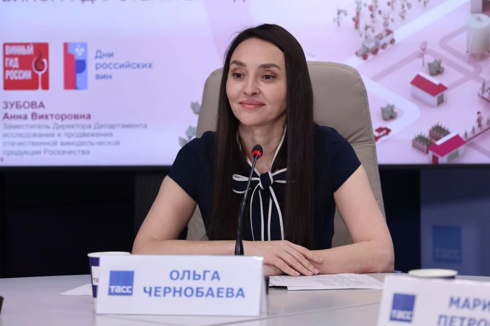 Фоторепортаж и главное из заявлений с круглого стола, посвященного развитию отрасли, вызовам и перспективам виноделия на Юге России Фоторепортаж и главное из заявлений с круглого стола, посвященного развитию отрасли, вызовам и перспективам виноделия на Юге России