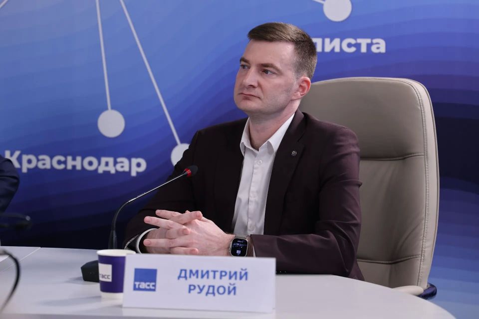 Фоторепортаж и главное из заявлений с круглого стола, посвященного развитию отрасли, вызовам и перспективам виноделия на Юге России Фоторепортаж и главное из заявлений с круглого стола, посвященного развитию отрасли, вызовам и перспективам виноделия на Юге России