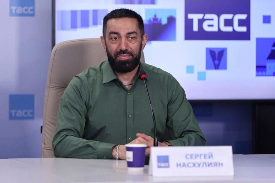 Фоторепортаж и главное из заявлений с пресс-конференции, посвященной проблемам и перспективам развития гастрономического бизнеса в Ростовской области Фоторепортаж и главное из заявлений с пресс-конференции, посвященной проблемам и перспективам развития гастрономического бизнеса в Ростовской области
