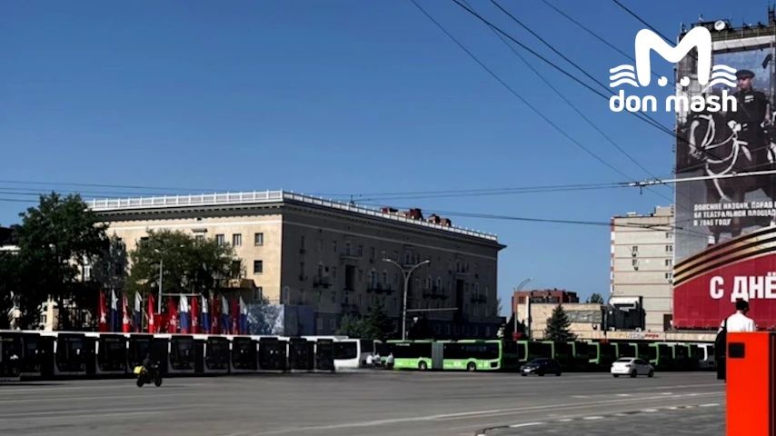 Вы только посмотрите, как чиновники дразнят ростовчан новенькими, чистенькими, еще и небось с работающими кондиционерами автобусами
