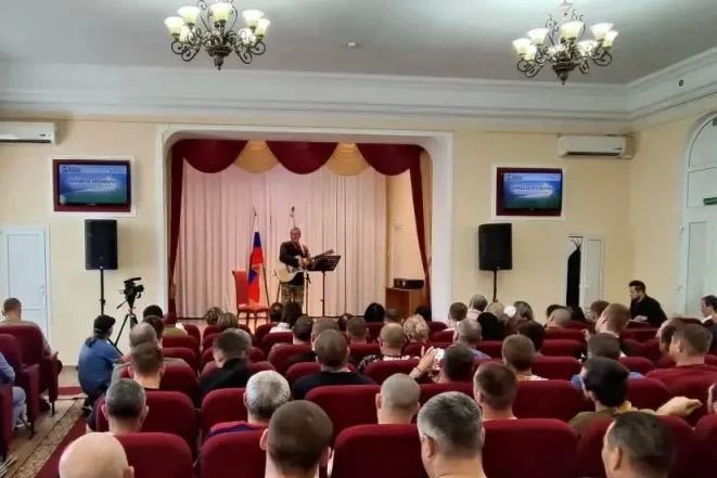 Актер Сергей Маховиков посетил госпиталь Росгвардии в Ростовской области Актер Сергей Маховиков посетил госпиталь Росгвардии в Ростовской области