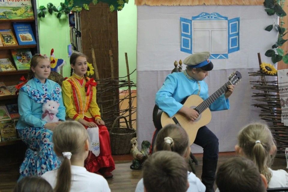 Шахтинские школьники открыли для себя мир донского фольклора Шахтинские школьники открыли для себя мир донского фольклора
