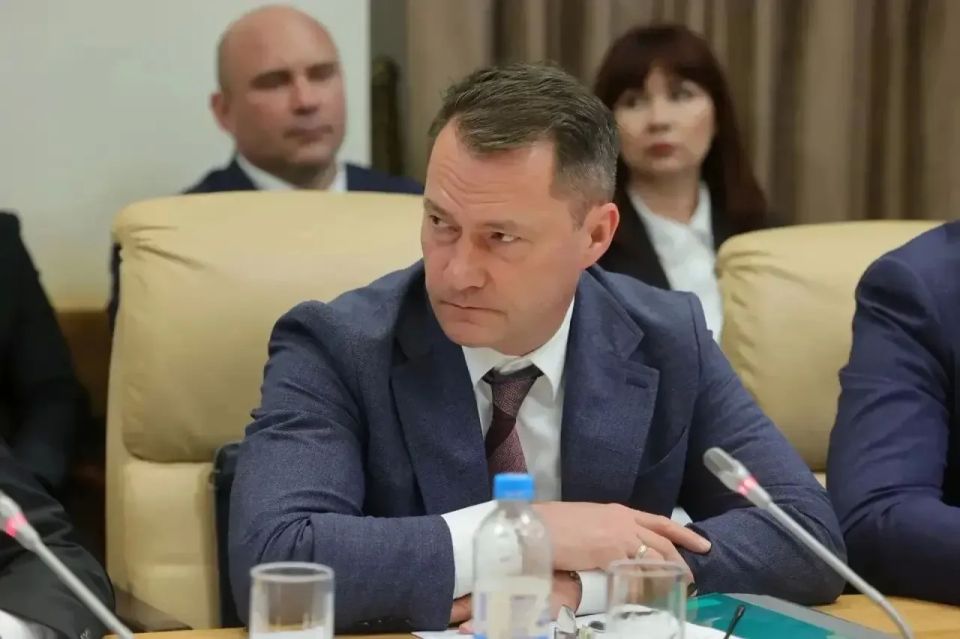 Юрий Слюсарь: На еженедельном рабочем совещании обсуждали коммунальные вопросы, ход посевной и ситуацию в экономике Юрий Слюсарь: На еженедельном рабочем совещании обсуждали коммунальные вопросы, ход посевной и ситуацию в экономике