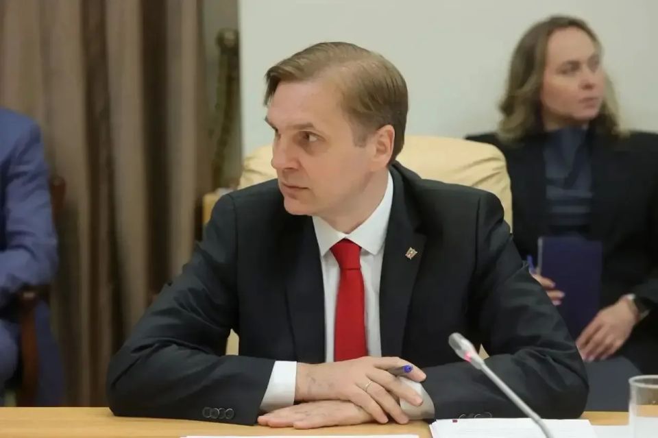 Юрий Слюсарь: На еженедельном рабочем совещании обсуждали коммунальные вопросы, ход посевной и ситуацию в экономике Юрий Слюсарь: На еженедельном рабочем совещании обсуждали коммунальные вопросы, ход посевной и ситуацию в экономике