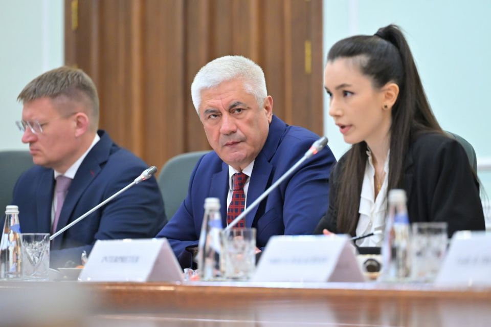 Ирина Волк: Сегодня в Москве Министр внутренних дел Российской Федерации генерал полиции Российской Федерации Владимир Колокольцев провел рабочую встречу с Министром общественной безопасности Социалистической Республики... Ирина Волк: Сегодня в Москве Министр внутренних дел Российской Федерации генерал полиции Российской Федерации Владимир Колокольцев провел рабочую встречу с Министром общественной безопасности Социалистической Республики...