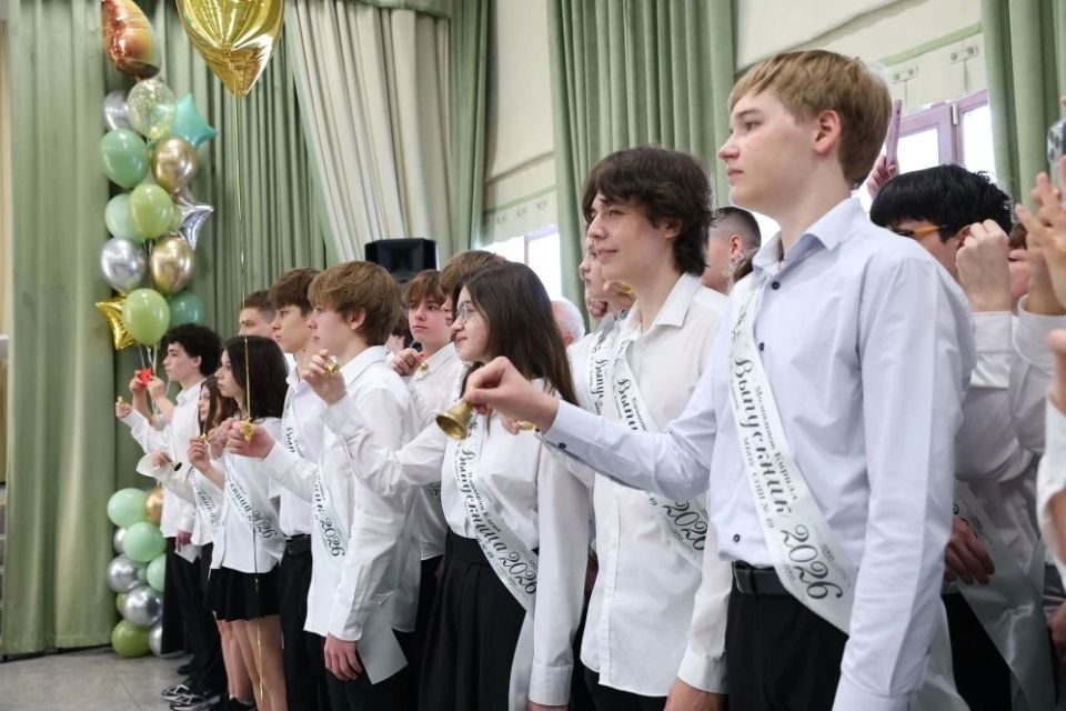 Александр Скрябин: Сегодня для 17-ти тысяч выпускников Ростова прозвенел Последний звонок Александр Скрябин: Сегодня для 17-ти тысяч выпускников Ростова прозвенел Последний звонок
