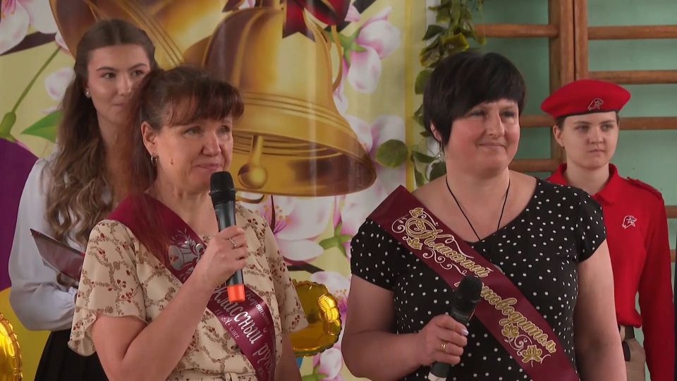 11-классники Ростовской области сегодня попрощались со школой 11-классники Ростовской области сегодня попрощались со школой