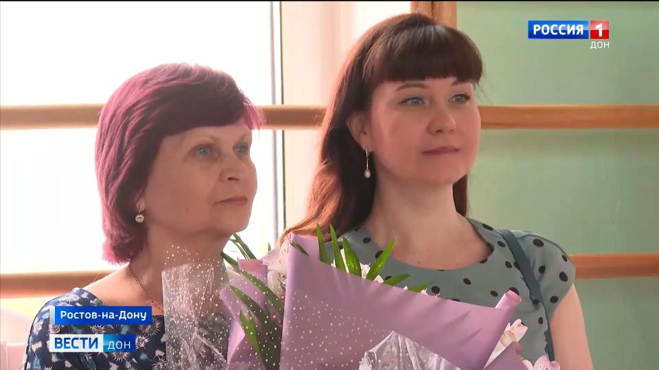 11-классники Ростовской области сегодня попрощались со школой 11-классники Ростовской области сегодня попрощались со школой