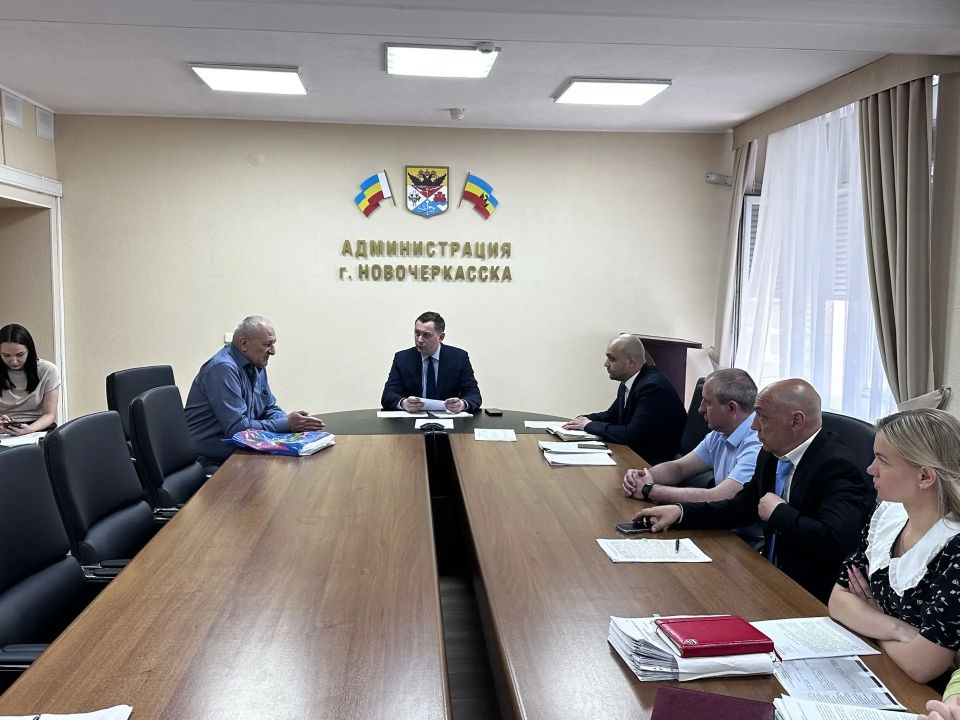 Сегодня провел очередной личный прием граждан, на котором вместе с руководителями профильных ведомств и отраслевых органов разбирали проблемы жителей нашего города Сегодня провел очередной личный прием граждан, на котором вместе с руководителями профильных ведомств и отраслевых органов разбирали проблемы жителей нашего города