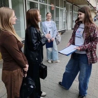 Вчера в Новочеркасске в преддверии Общероссийского дня библиотек в 12-й раз прошёл ежегодный Всероссийский интеллектуальный забег «Бегущая книга» Вчера в Новочеркасске в преддверии Общероссийского дня библиотек в 12-й раз прошёл ежегодный Всероссийский интеллектуальный забег «Бегущая книга»