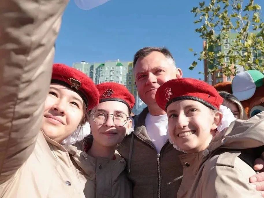 Юрий Слюсарь: Сегодня день рождения отмечает Юнармия Юрий Слюсарь: Сегодня день рождения отмечает Юнармия
