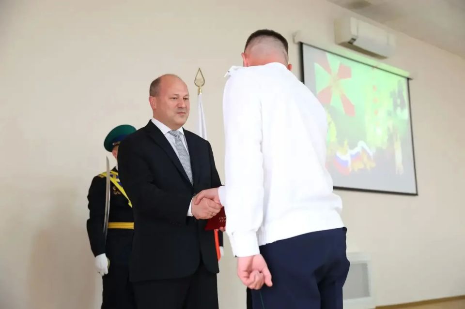 Александр Скрябин: Сегодня в России отмечают День пограничника Александр Скрябин: Сегодня в России отмечают День пограничника