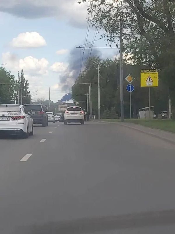Огромный столб дыма поднялся в районе ТЦ «Мега»