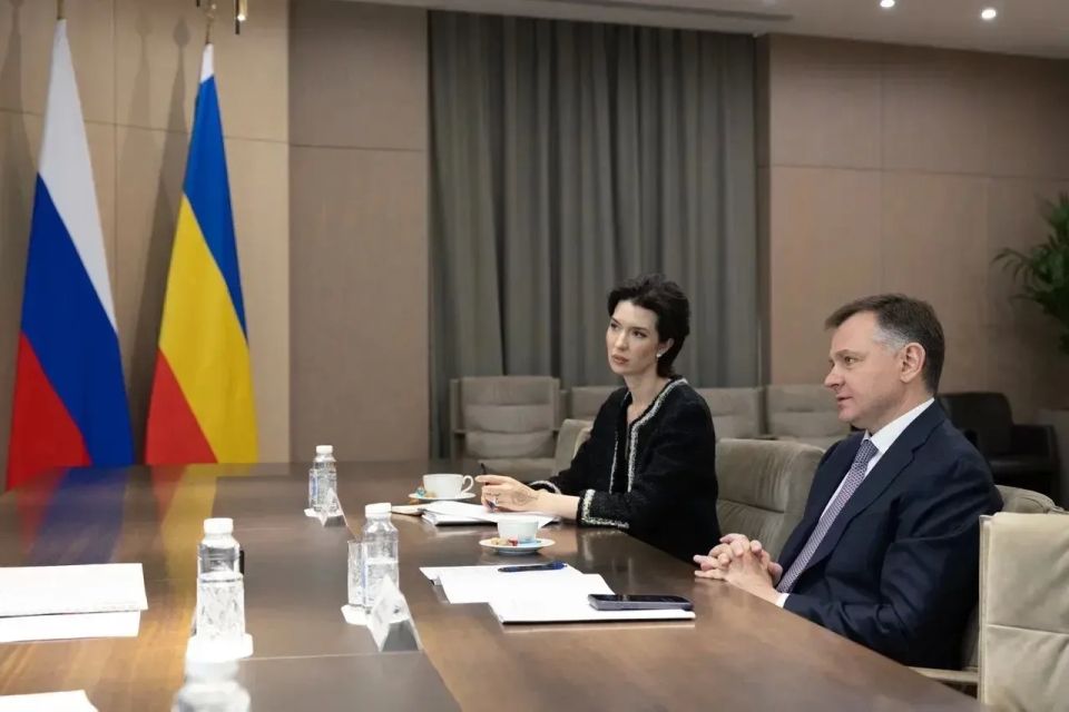Юрий Слюсарь: Провели рабочую встречу с министром сельского хозяйства РФ Оксаной Лут Юрий Слюсарь: Провели рабочую встречу с министром сельского хозяйства РФ Оксаной Лут