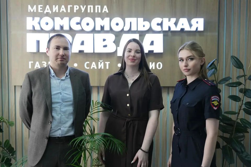 Инспектор подразделения по делам несовершеннолетних Ростовского ЛУ МВД России на транспорте совместно с сотрудниками отдела охраны труда и службы по непроизводственному травматизму Северо-Кавказской железной дороги принял... Инспектор подразделения по делам несовершеннолетних Ростовского ЛУ МВД России на транспорте совместно с сотрудниками отдела охраны труда и службы по непроизводственному травматизму Северо-Кавказской железной дороги принял...