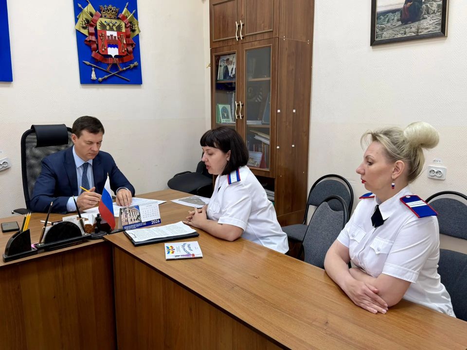 Сегодня в Новочеркасске в «Молодёжном ресурсном центре донских казаков «Платов-Центр» состоялся прием граждан директором департамента по делам казачества и кадетских учебных заведений Ростовской области Сергеем Красавиным Сегодня в Новочеркасске в «Молодёжном ресурсном центре донских казаков «Платов-Центр» состоялся прием граждан директором департамента по делам казачества и кадетских учебных заведений Ростовской области Сергеем Красавиным