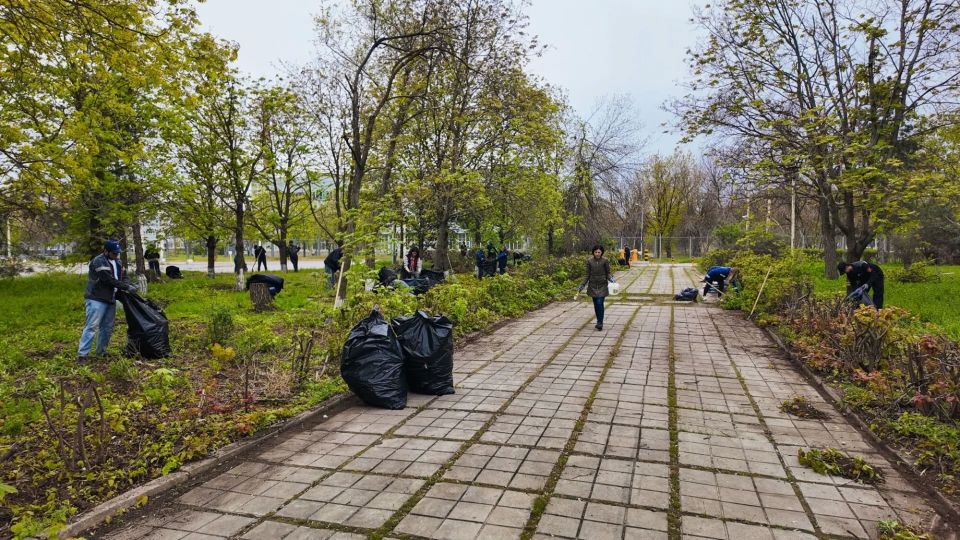 Молодежный совет Волгодонского филиала АО «Атомэнергоремонт» реализовал комплекс волонтерских мероприятий по благоустройству городской среды, поддержке социальных инициатив и сохранению исторической памяти Молодежный совет Волгодонского филиала АО «Атомэнергоремонт» реализовал комплекс волонтерских мероприятий по благоустройству городской среды, поддержке социальных инициатив и сохранению исторической памяти