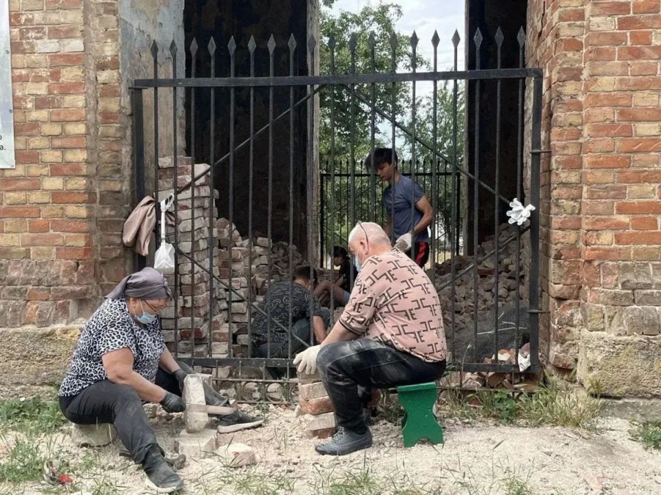 В Койсуге продолжается восстановление старинной часовни В Койсуге продолжается восстановление старинной часовни