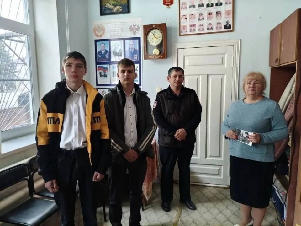 Подростки Семикаракорского района помогли найти пропавшую девочку: начальник ОМВД поблагодарил юных помощников Подростки Семикаракорского района помогли найти пропавшую девочку: начальник ОМВД поблагодарил юных помощников