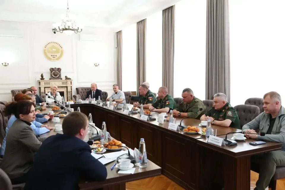 Александр Скрябин: Уважаемые ростовчане!. . Одно из важных качеств настоящего мужчины – умение делать выбор Александр Скрябин: Уважаемые ростовчане!. . Одно из важных качеств настоящего мужчины – умение делать выбор