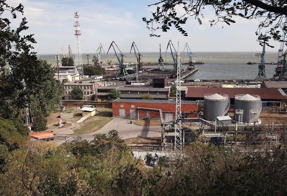 Мэрия Таганрога расширила границы зоны ЧС после атаки дронов на топливные объекты