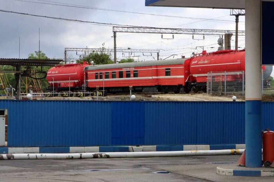 В Ростовской области после атаки БПЛА загорелась нефтебаза — в Матвеев Кургане введён режим ЧС В Ростовской области после атаки БПЛА загорелась нефтебаза — в Матвеев Кургане введён режим ЧС
