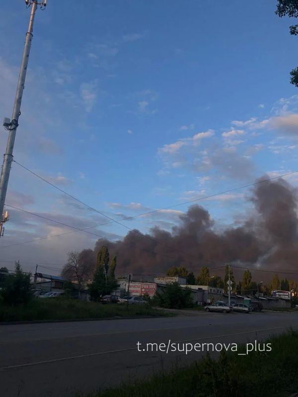 За прошедшую ночь ВСУ нанесли удары по складу ГСМ в поселке Матвеев Курган Ростовской области, Саратовскому НПЗ и ЛПДС «Лазарево» в Кировской области За прошедшую ночь ВСУ нанесли удары по складу ГСМ в поселке Матвеев Курган Ростовской области, Саратовскому НПЗ и ЛПДС «Лазарево» в Кировской области
