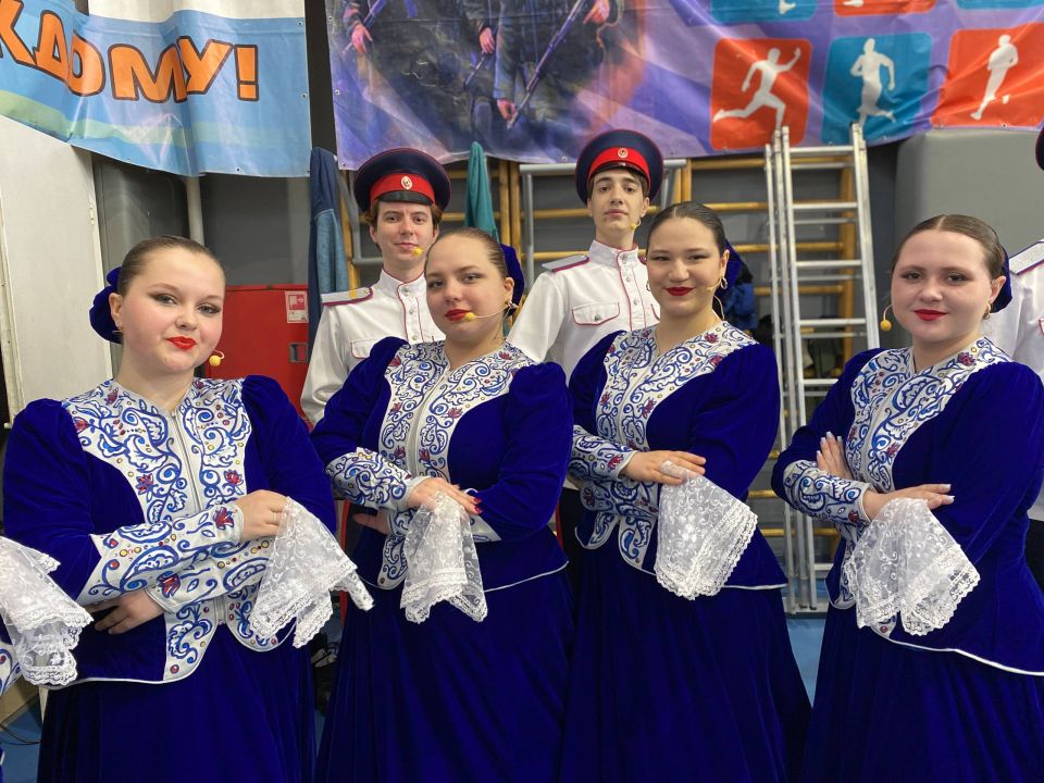 31 мая в Физкультурнооздоровительном комплексе состоялось торжественное открытие открытого областного командного турнира по самбо среди юношей и девушек до 13 лет на Кубок Атамана М. И. Платова 31 мая в Физкультурнооздоровительном комплексе состоялось торжественное открытие открытого областного командного турнира по самбо среди юношей и девушек до 13 лет на Кубок Атамана М. И. Платова