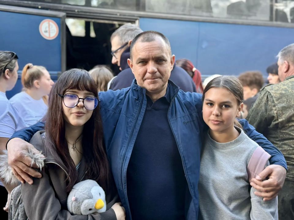Сегодня утром 90 юных новочеркасцев отправились на отдых к побережьям Чёрного и Азовского морей Сегодня утром 90 юных новочеркасцев отправились на отдых к побережьям Чёрного и Азовского морей
