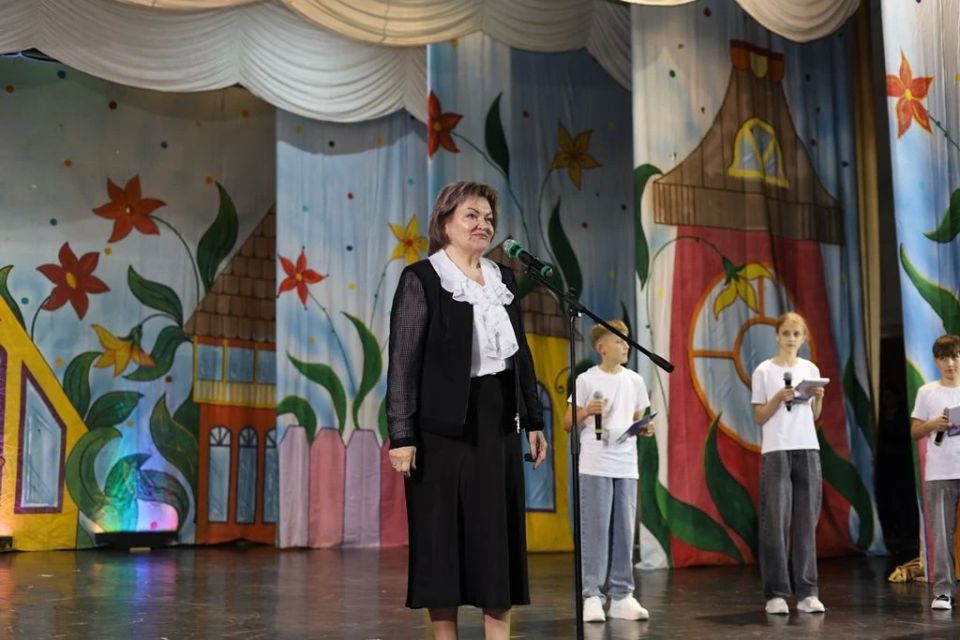 Сегодня, 1 июня, в День защиты детей, в городском Дворце культуры прошёл праздничный концерт «Это моё лето!» Сегодня, 1 июня, в День защиты детей, в городском Дворце культуры прошёл праздничный концерт «Это моё лето!»