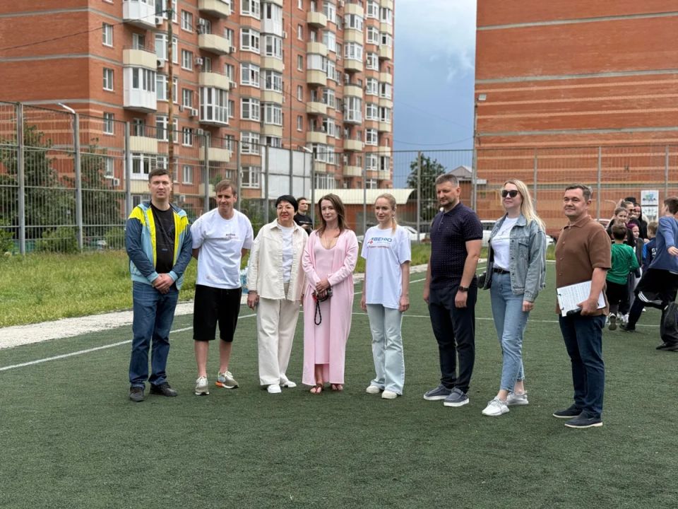 Даже дождь не помешал: в Батайске прошли семейные «Весёлые старты» Даже дождь не помешал: в Батайске прошли семейные «Весёлые старты»