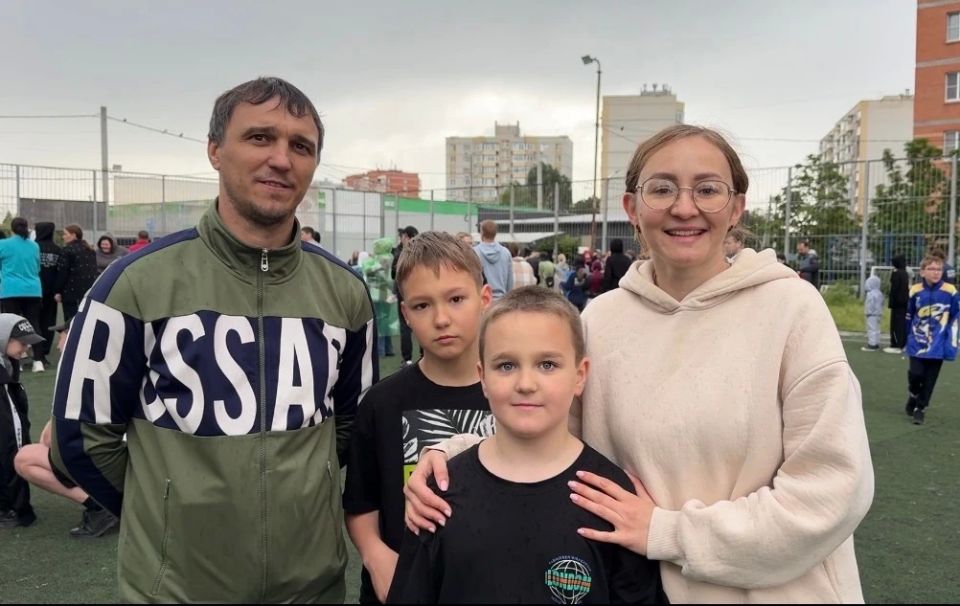Даже дождь не помешал: в Батайске прошли семейные «Весёлые старты» Даже дождь не помешал: в Батайске прошли семейные «Весёлые старты»