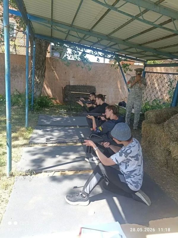 В Шахтах более 300 школьников приняли участие в учебно-полевых сборах В Шахтах более 300 школьников приняли участие в учебно-полевых сборах